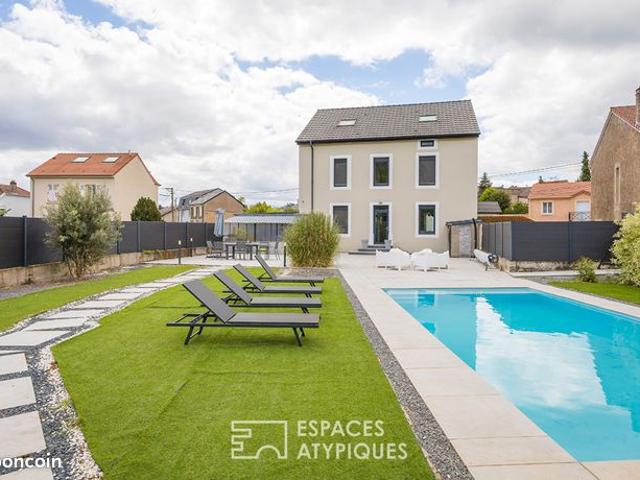 Propriété 7 pièces 208 m²