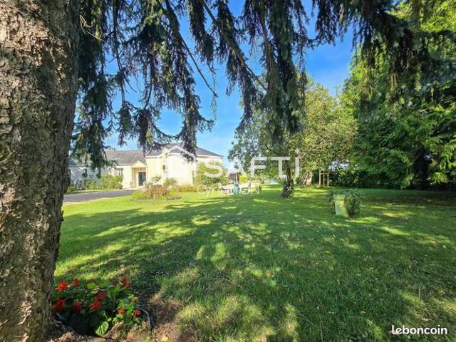 Propriété 7 pièces 208 m²