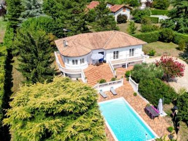 Propriété 7 pièces 209 m²