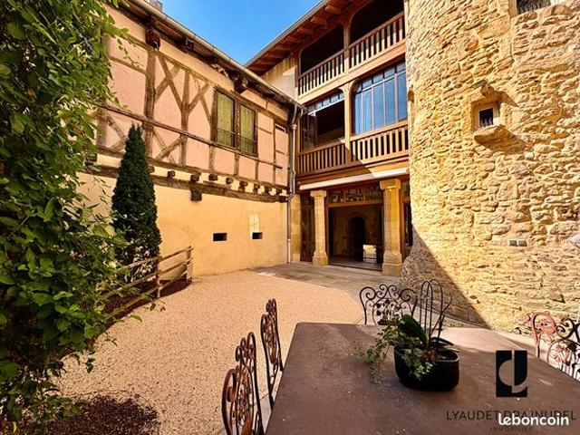 Propriété 7 pièces 200 m²