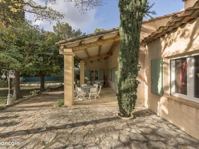 Propriété 7 pièces 200 m²