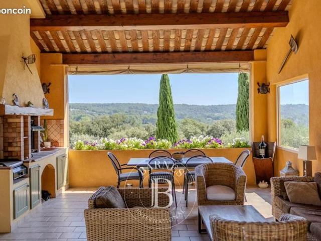 Propriété 7 pièces 200 m²