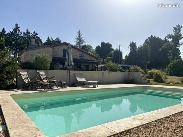 Propriété 7 pièces 200 m²
