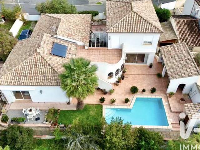 Propriété 7 pièces 200 m²