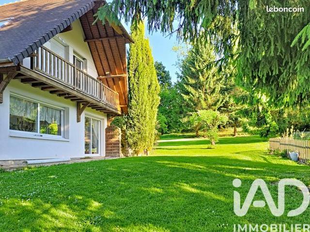Propriété 7 pièces 200 m²