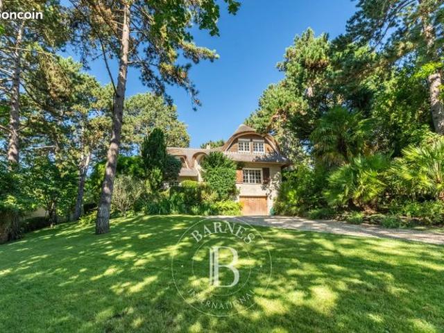 Propriété 7 pièces 200 m²