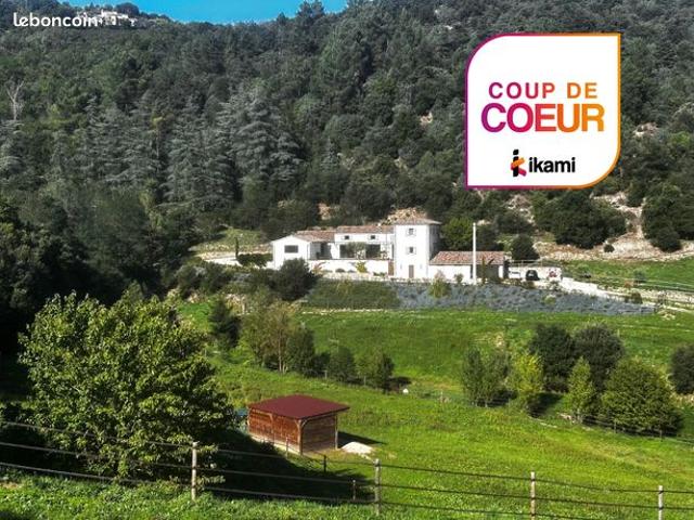 Propriété 7 pièces 200 m²