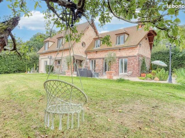 Propriété 7 pièces 200 m²