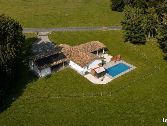 Propriété 7 pièces 200 m²