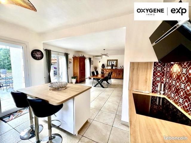 Propriété 7 pièces 200 m²