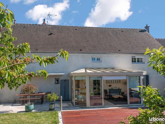 Propriété 7 pièces 200 m²