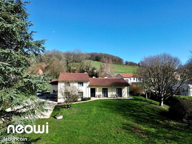 Propriété 7 pièces 200 m²