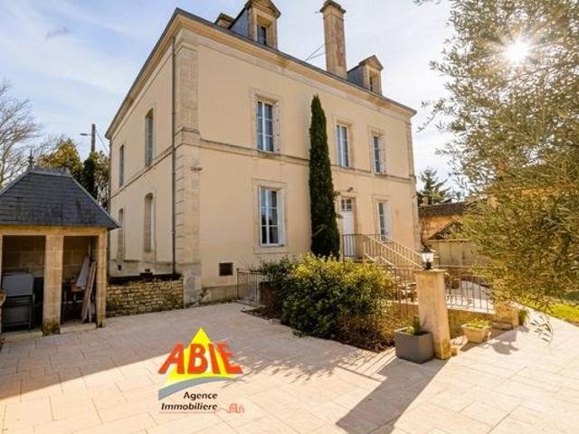 Propriété 7 pièces 200 m²