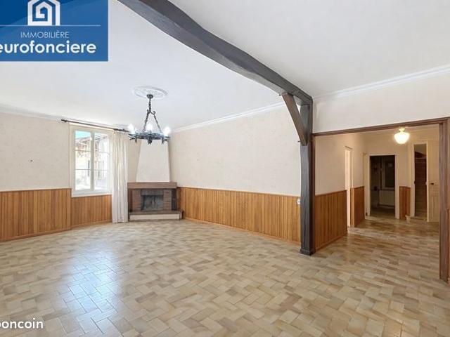 Propriété 7 pièces 200 m²