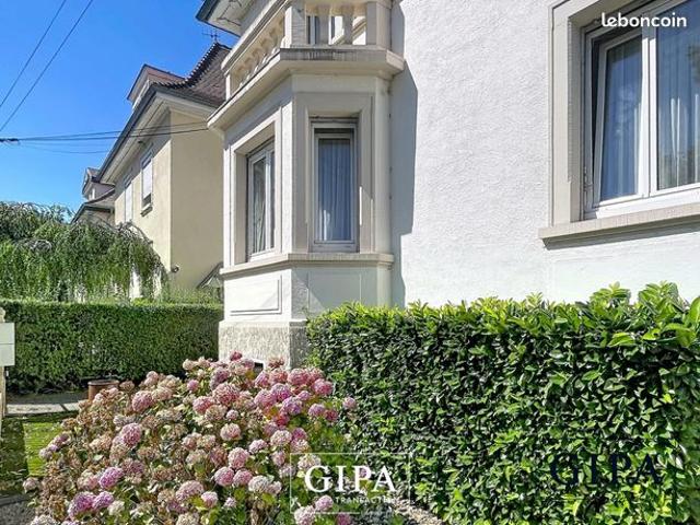 Propriété 7 pièces 200 m²