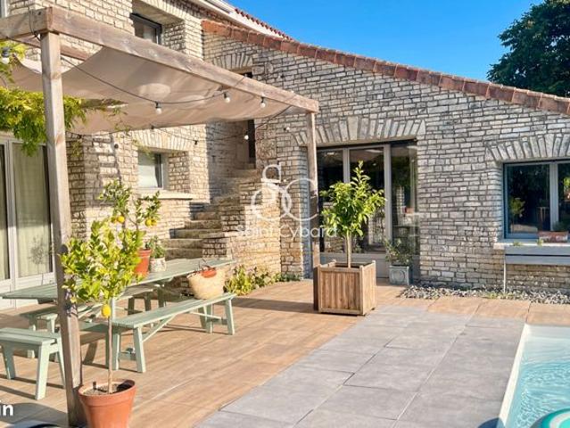 Propriété 7 pièces 200 m²