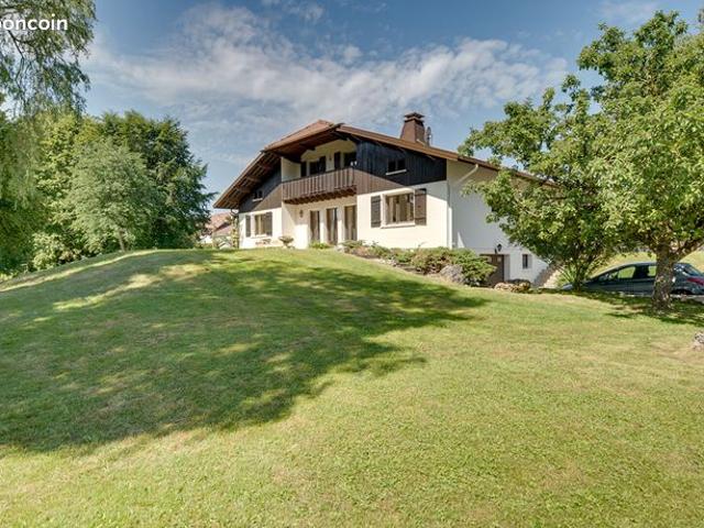 Propriété 7 pièces 200 m²
