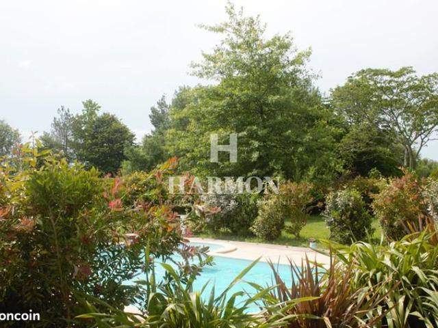 Propriété 7 pièces 200 m²