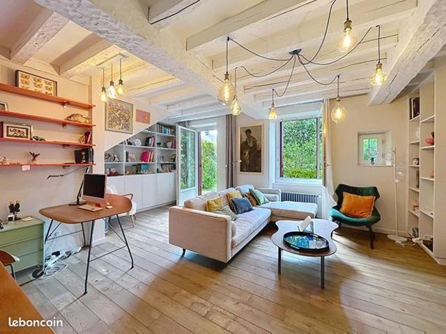 Propriété 7 pièces 200 m²