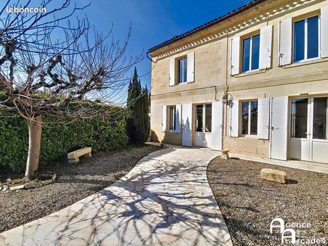 Propriété 7 pièces 200 m²