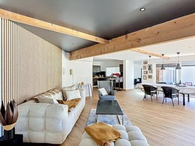 Propriété 7 pièces 200 m²