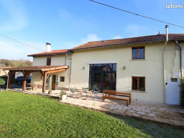 Propriété 7 pièces 200 m²