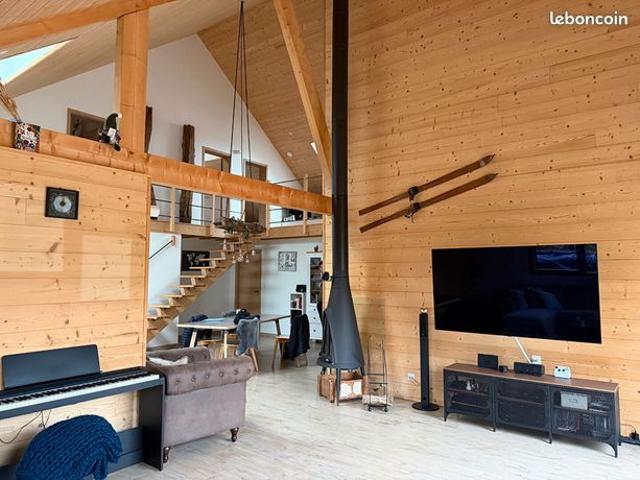Propriété 7 pièces 200 m²