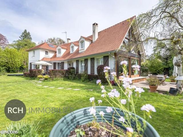 Propriété 7 pièces 200 m²
