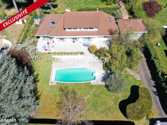 Propriété 7 pièces 200 m²