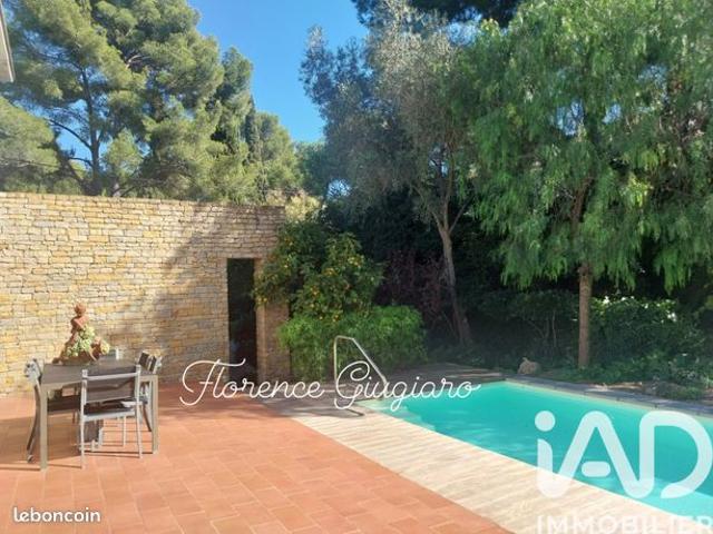 Propriété 7 pièces 200 m²