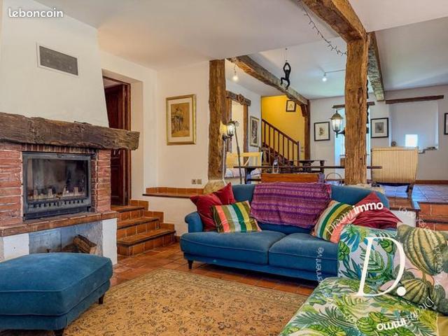 Propriété 7 pièces 200 m²