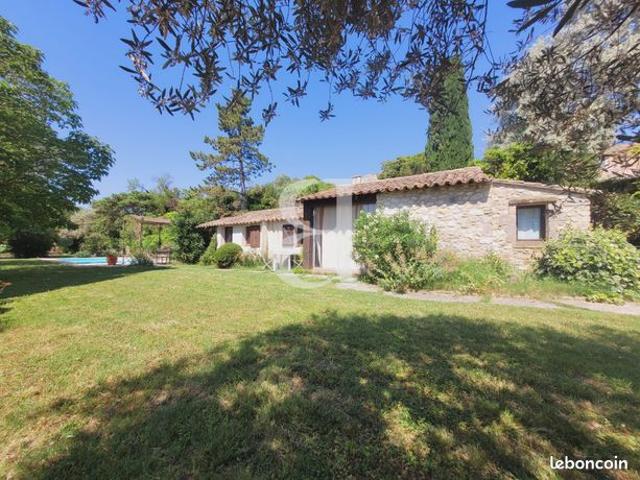 Propriété 7 pièces 200 m²