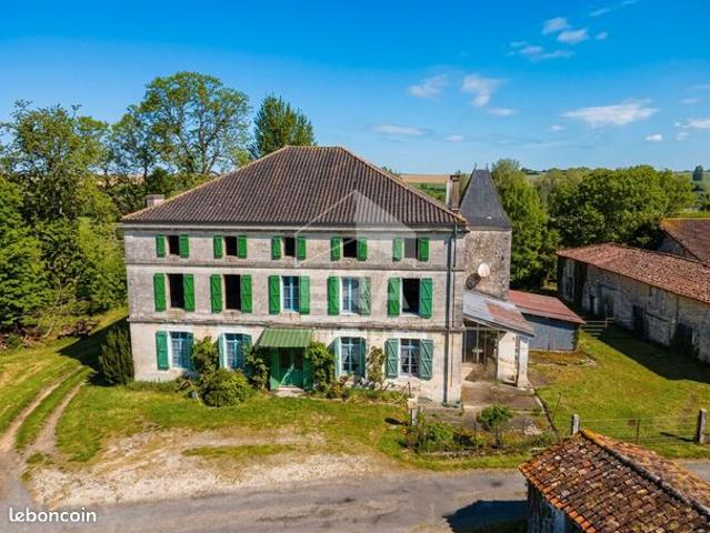 Propriété 7 pièces 200 m²