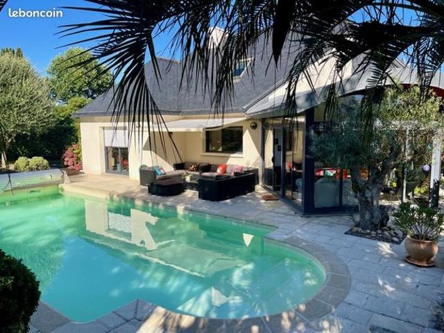Propriété 7 pièces 200 m²