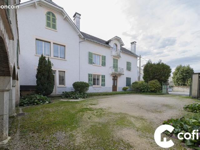 Propriété 7 pièces 202 m²