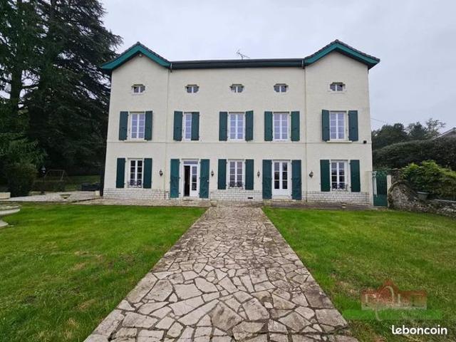 Propriété 7 pièces 202 m²