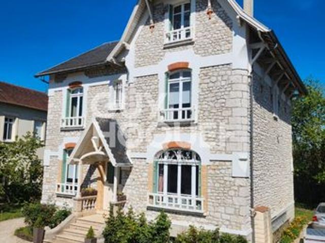 Propriété 7 pièces 202 m²