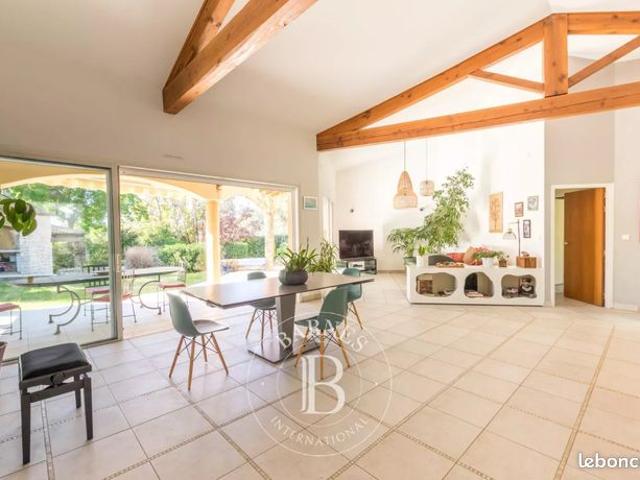 Propriété 7 pièces 202 m²