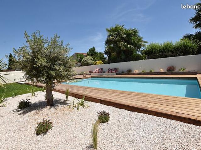 Propriété 7 pièces 202 m²