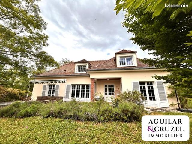 Propriété 7 pièces 203 m²