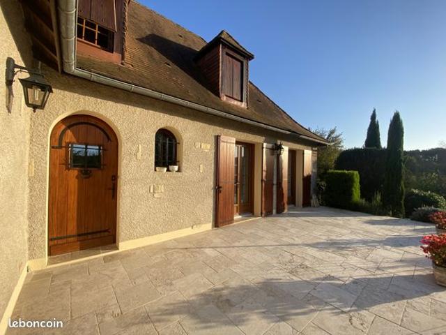 Propriété 7 pièces 203 m²