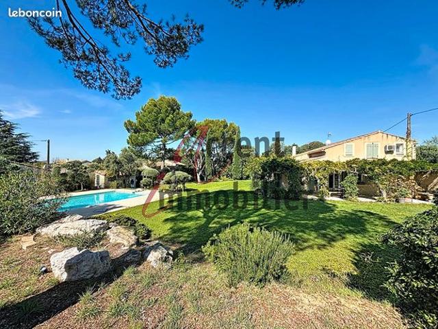 Propriété 7 pièces 203 m²