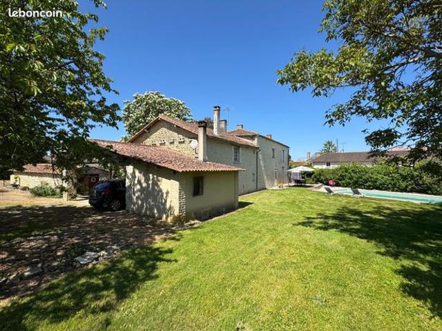 Propriété 7 pièces 203 m²
