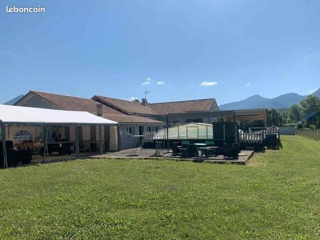 Propriété 7 pièces 203 m²