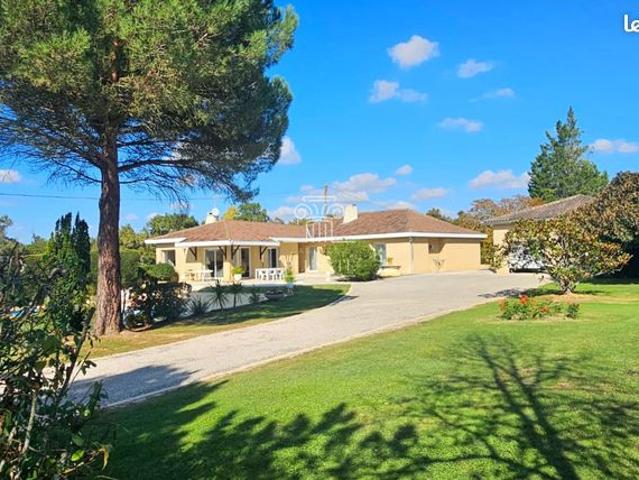 Propriété 7 pièces 203 m²