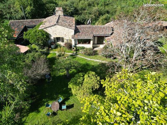 Propriété 7 pièces 203 m²