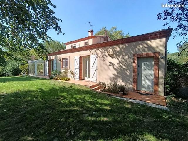Propriété 7 pièces 214 m²