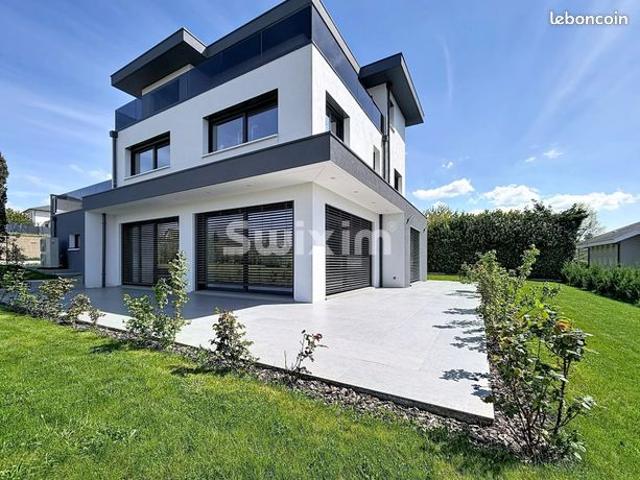 Propriété 7 pièces 215 m²
