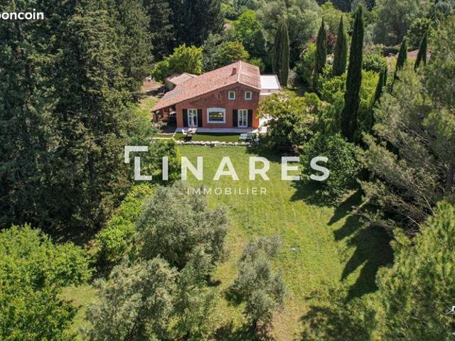 Propriété 7 pièces 215 m²