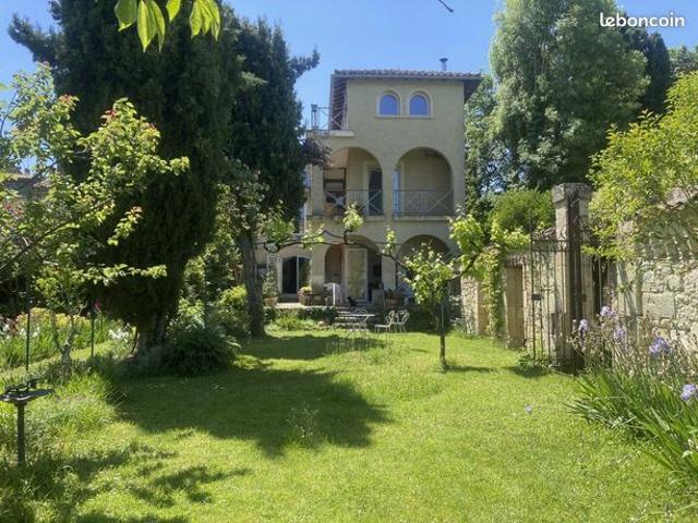 Propriété 7 pièces 215 m²